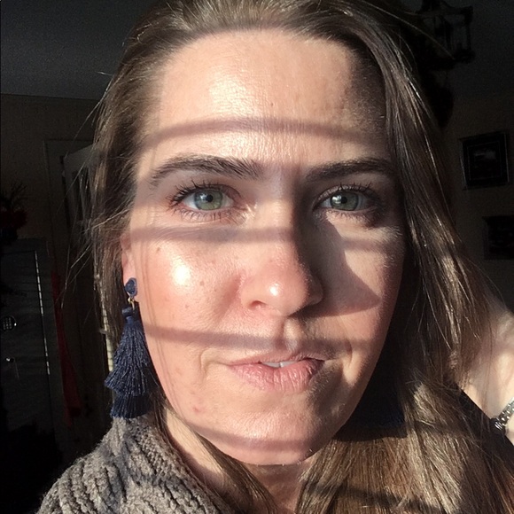 Meet your Posher, Nicole - Picture 5 of 5